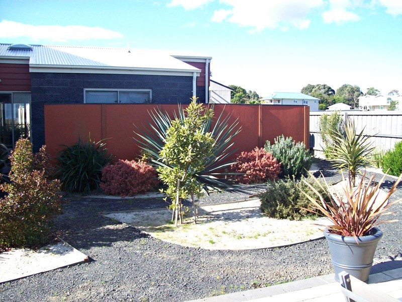 2 Mariners Court, Corinella VIC 3984