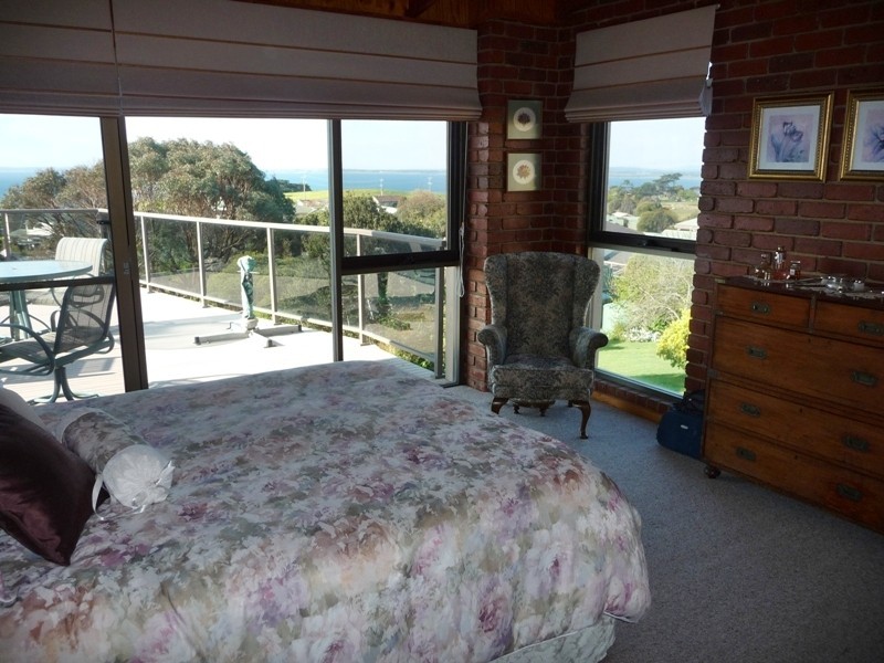 18 Bonwick Avenue, San Remo VIC 3925