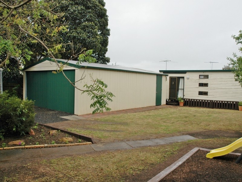 17 Grandview Grove, Cowes VIC 3922