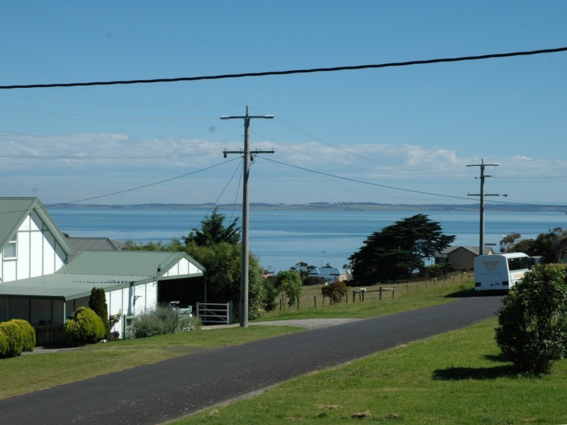 10 Panorama Drive, San Remo VIC 3925