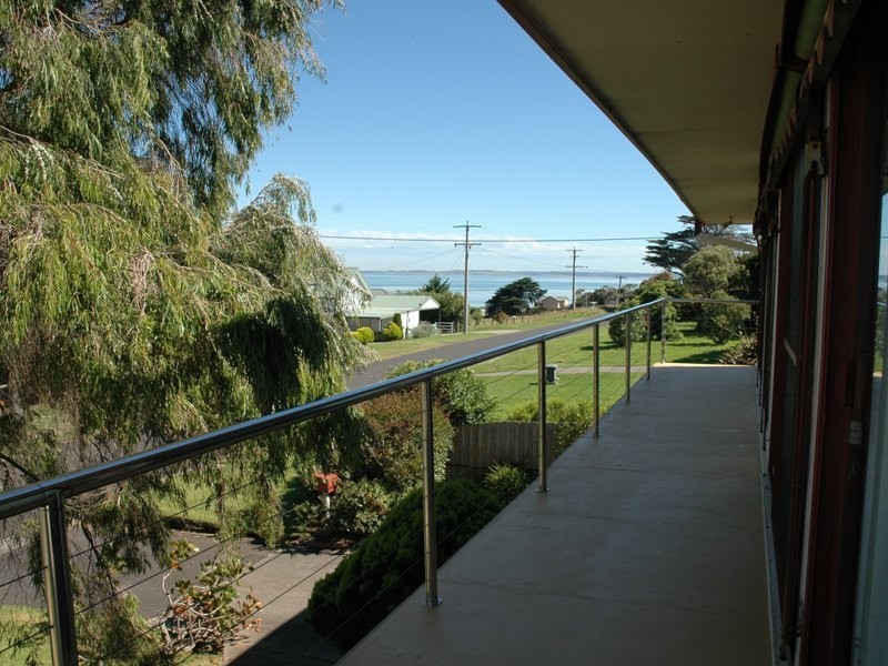 10 Panorama Drive, San Remo VIC 3925