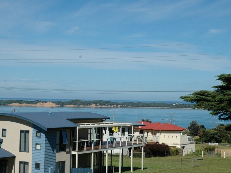 10 Panorama Drive, San Remo VIC 3925