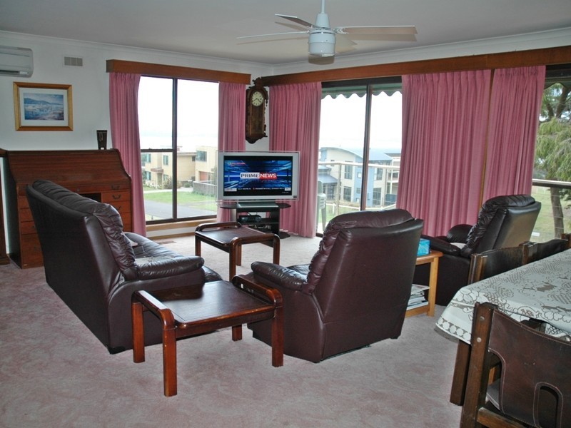 10 Panorama Drive, San Remo VIC 3925