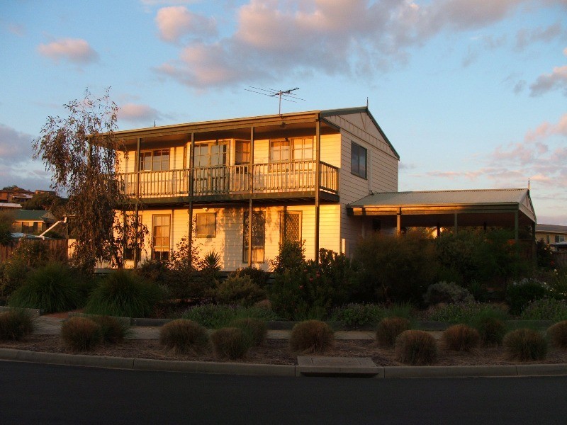 9 Genista Street, San Remo VIC 3925
