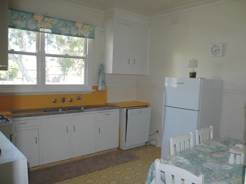 11 Bergin Grove, San Remo VIC 3925