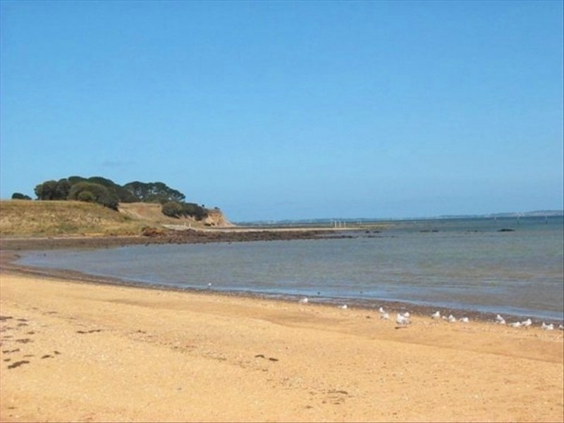 100 Champ Elysees Esplanade, Coronet Bay VIC 3984