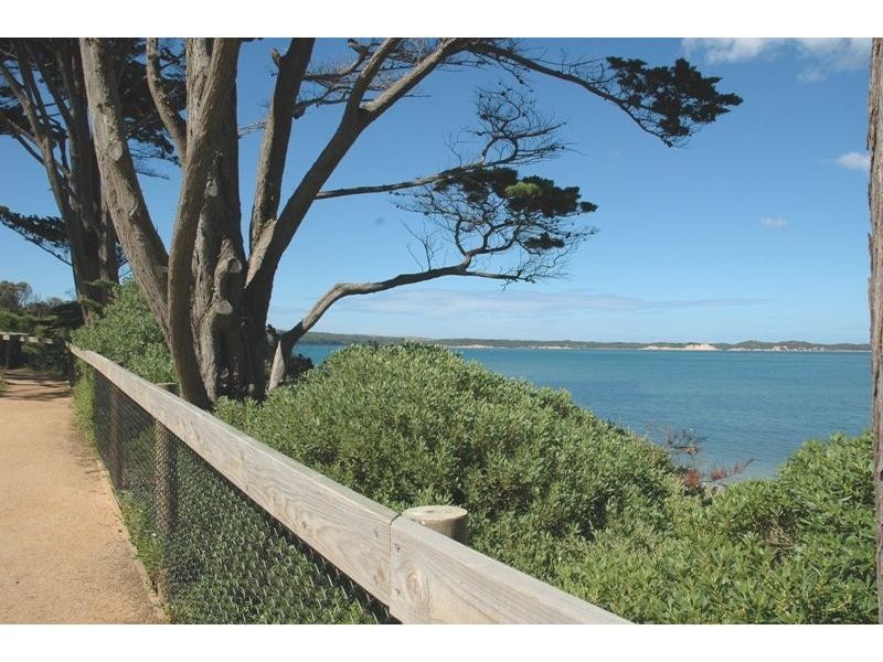 10 The Broadway, San Remo VIC 3925