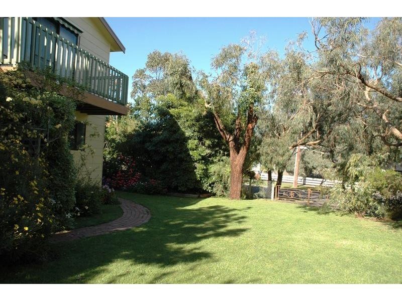 2-4 Edgar Road, San Remo VIC 3925