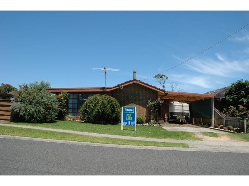 1 Hazelwood Road, San Remo VIC 3925
