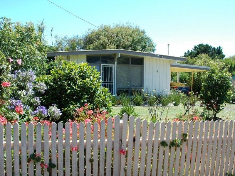 6 Cronulla Avenue, Cape Woolamai VIC 3925