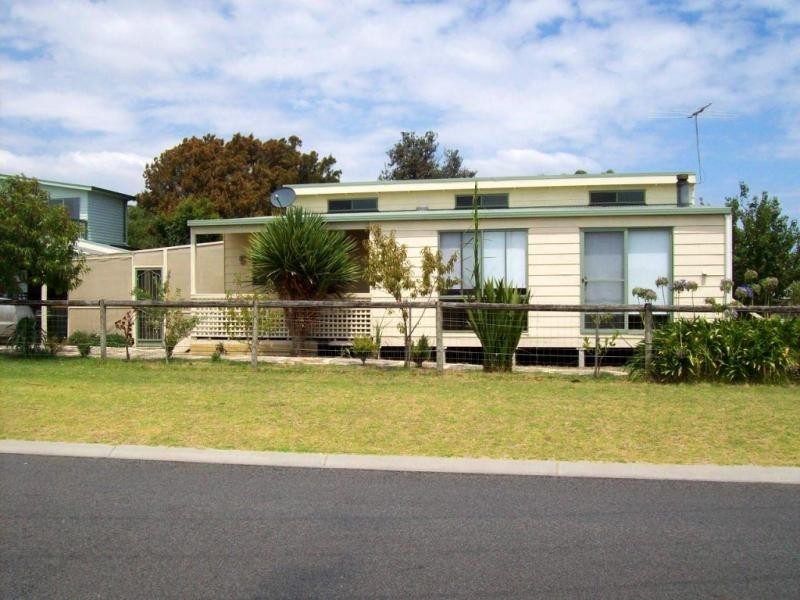 26 Kowloon Crescent, Coronet Bay VIC 3984