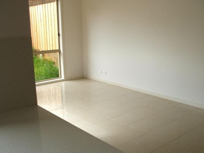 Unit 4/5 Wonthaggi Crescent, San Remo VIC 3925