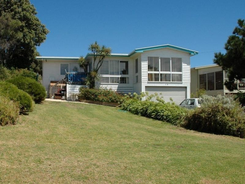 19 Bayview Avenue, Surf Beach VIC 3922