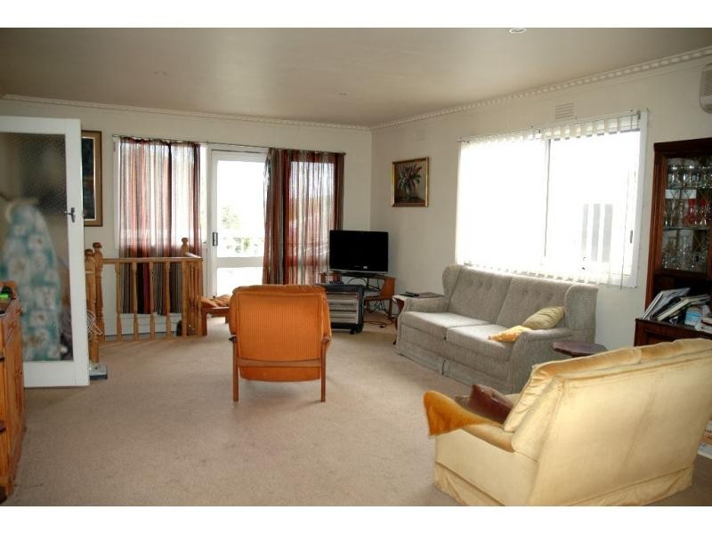 19 Bayview Avenue, Surf Beach VIC 3922