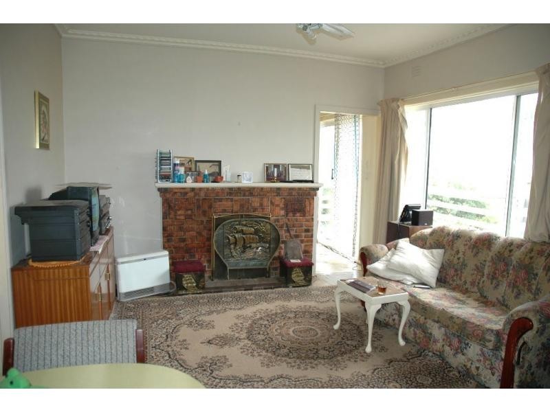 1-3 Phillip Island Road, San Remo VIC 3925