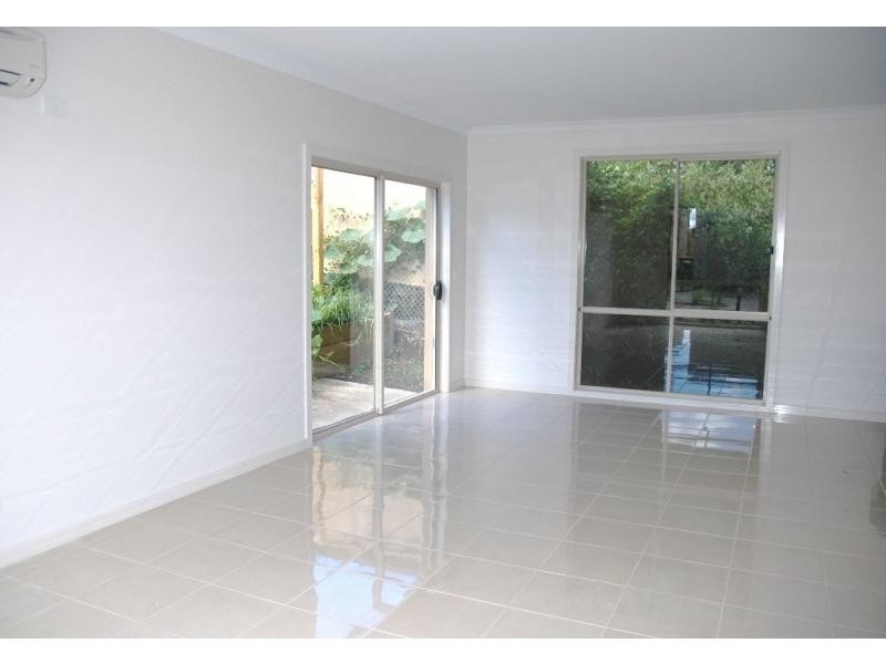 Unit 3/5 Wonthaggi Crescent, San Remo VIC 3925