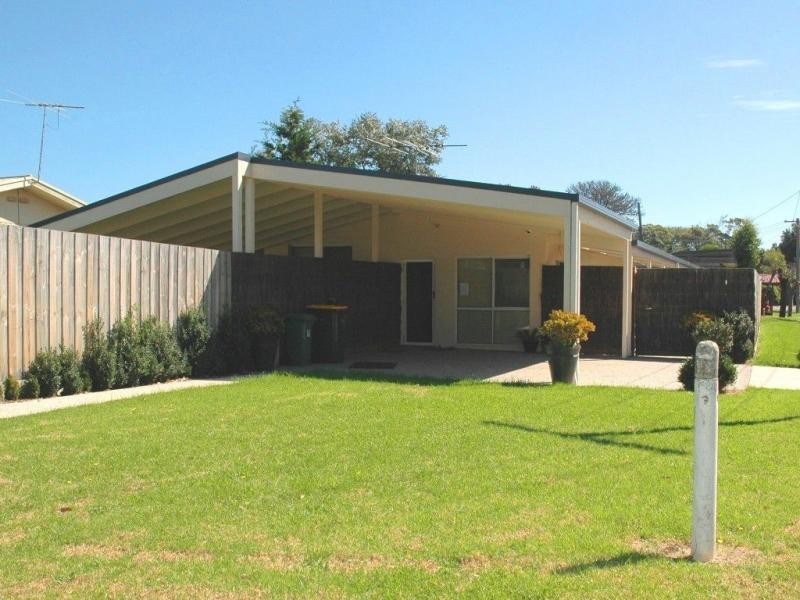2 Park Road, San Remo VIC 3925