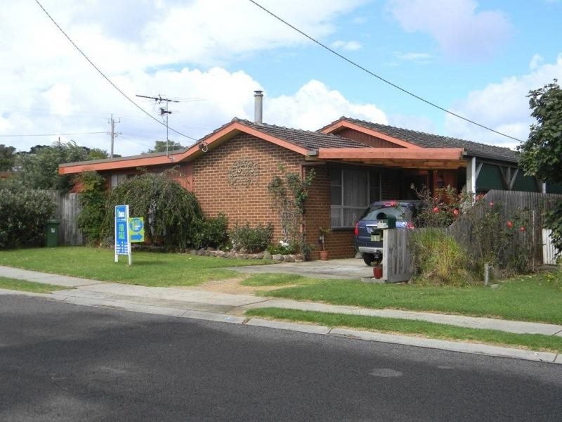 1 Hazelwood Road, San Remo VIC 3925