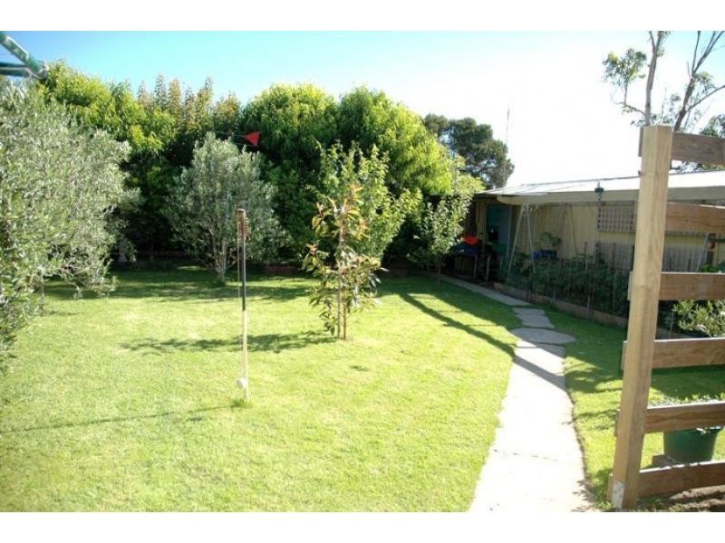 1 Hazelwood Road, San Remo VIC 3925