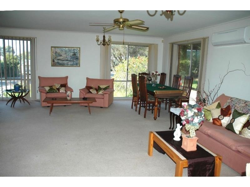 4 Bayliss Court, Cowes VIC 3922