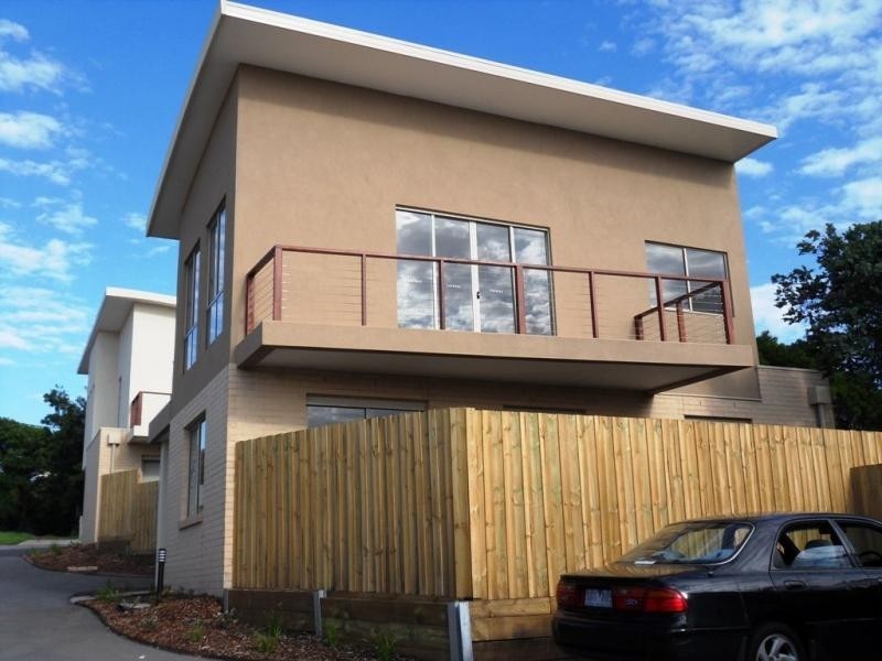 Unit 2, 5 Wonthaggi Crescent, San Remo VIC 3925