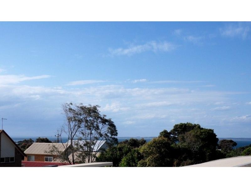 Unit 2, 5 Wonthaggi Crescent, San Remo VIC 3925