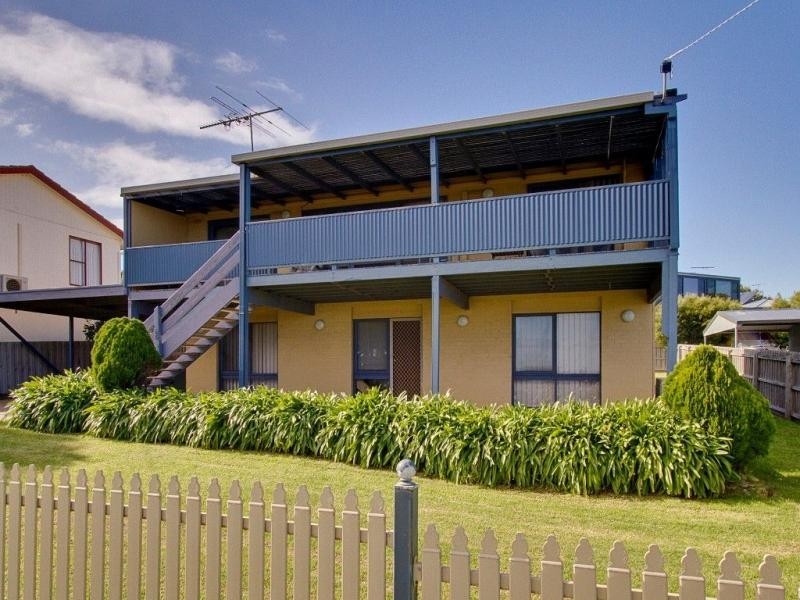 8 Panorama Drive, San Remo VIC 3925