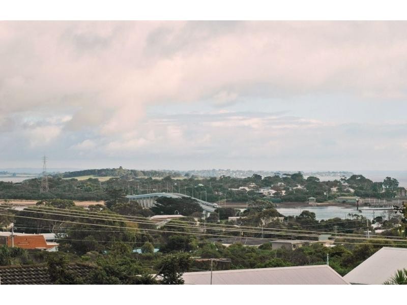 8 Panorama Drive, San Remo VIC 3925