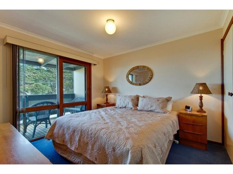 8 Panorama Drive, San Remo VIC 3925