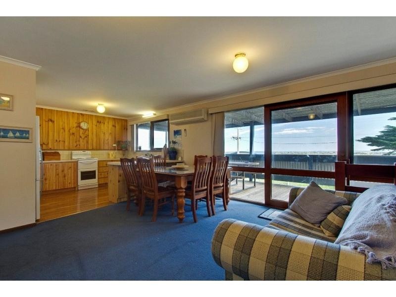 8 Panorama Drive, San Remo VIC 3925