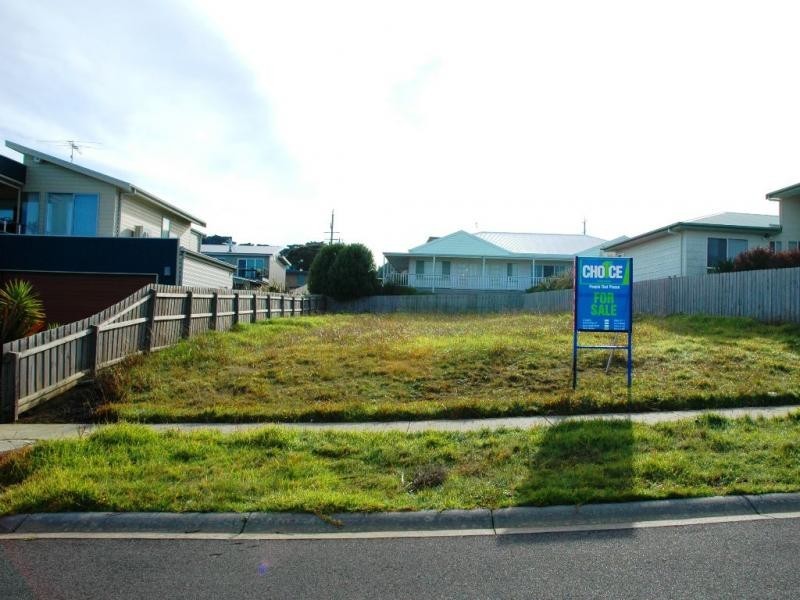 22 Halcyon Avenue, San Remo VIC 3925