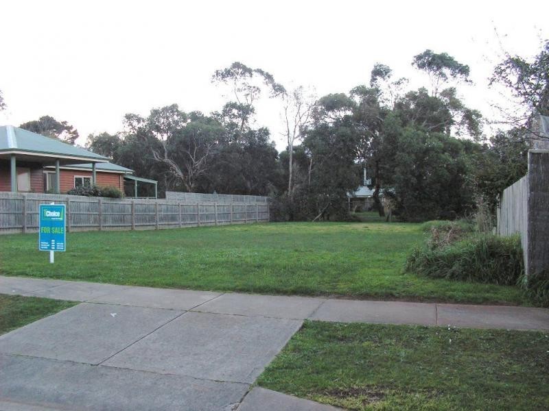 6 Blue Gum Court, Cowes VIC 3922