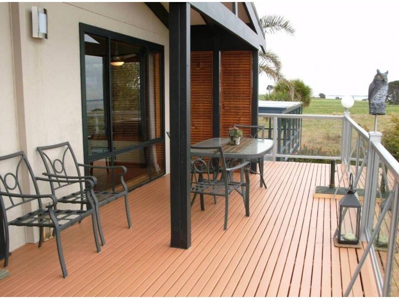 4 Champ Elysees Esplanade, Coronet Bay VIC 3984