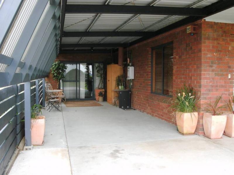 4 Champ Elysees Esplanade, Coronet Bay VIC 3984