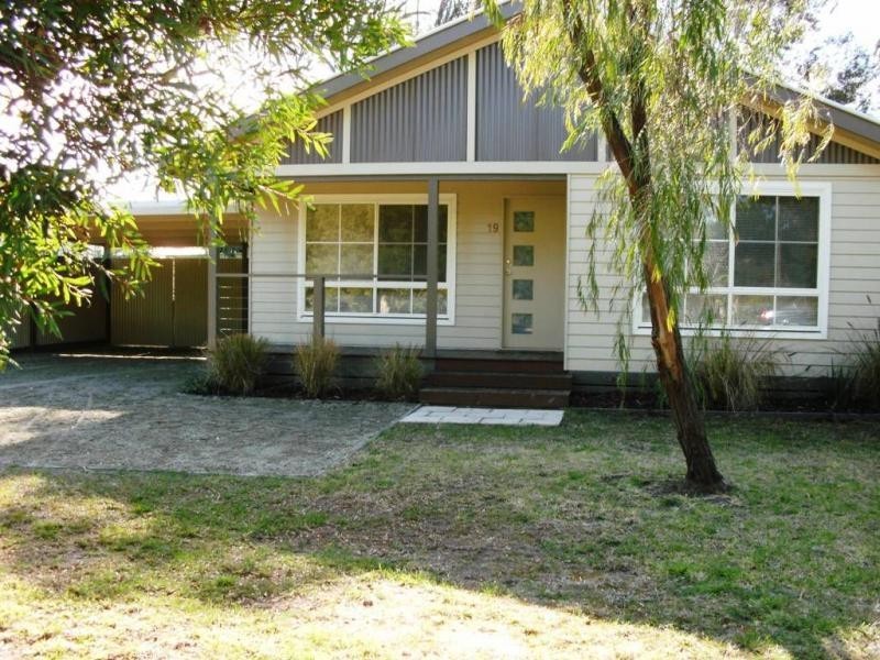 19 Hughes Street, Corinella VIC 3984
