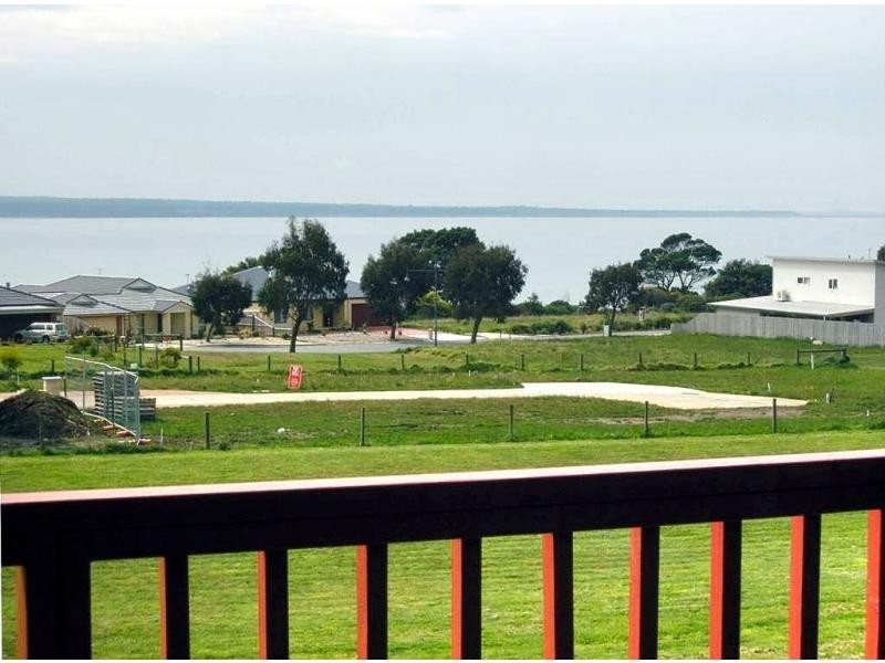 12 Hamilton Street, Corinella VIC 3984