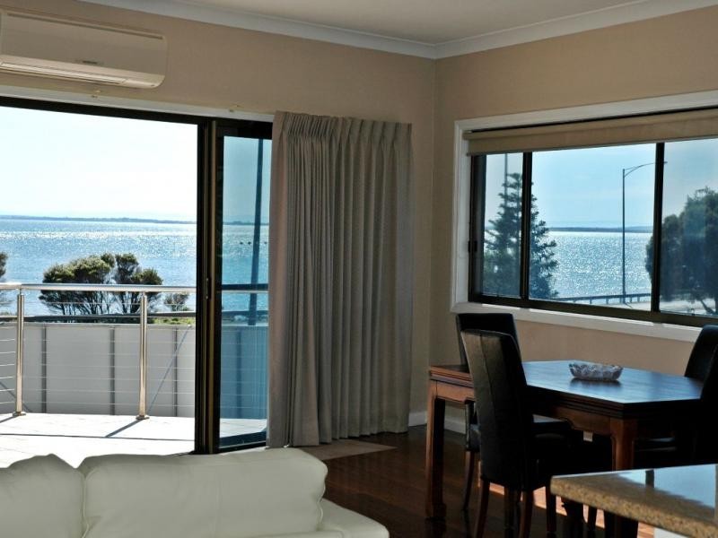 Apt. A/129 Marine Parade, San Remo VIC 3925