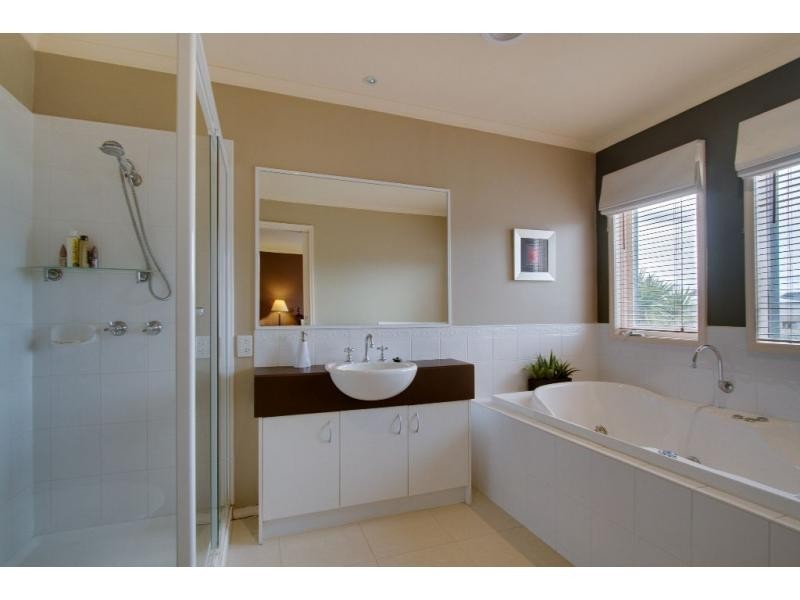 25 Halcyon Avenue, San Remo VIC 3925