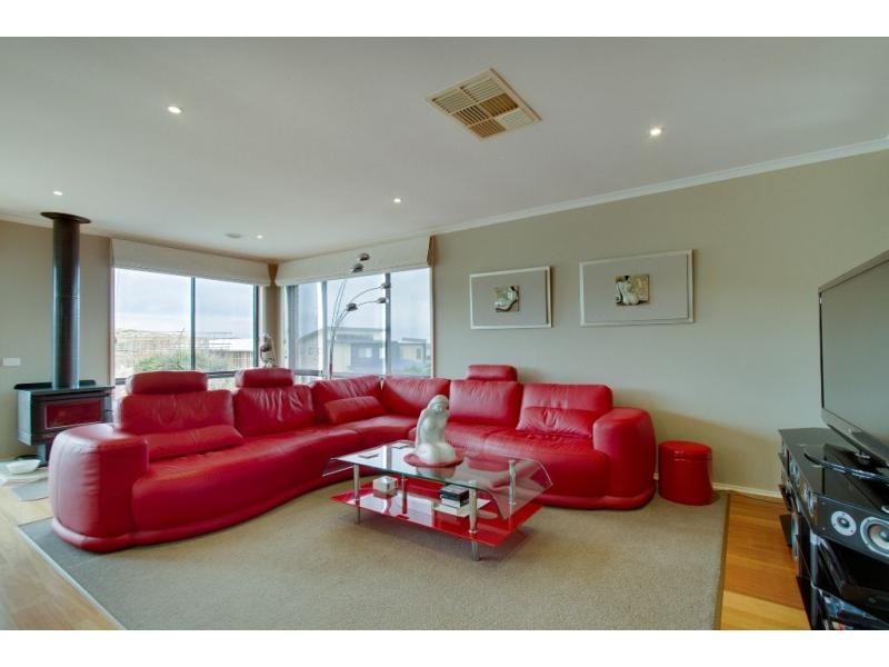 25 Halcyon Avenue, San Remo VIC 3925