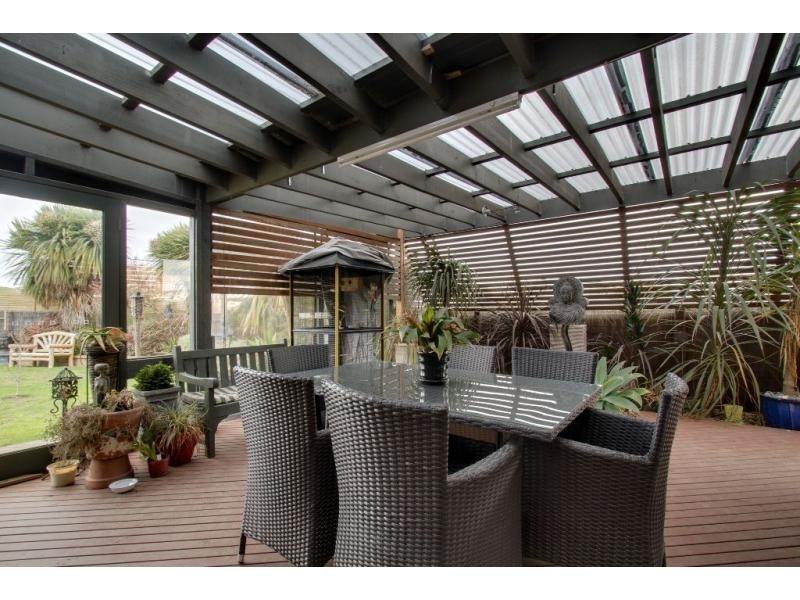 25 Halcyon Avenue, San Remo VIC 3925