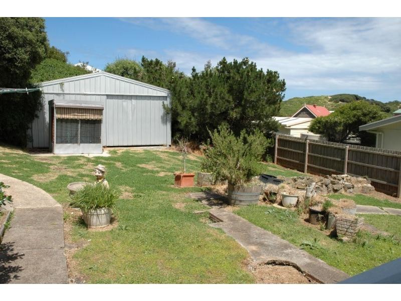 19 Bayview Avenue, Surf Beach VIC 3922