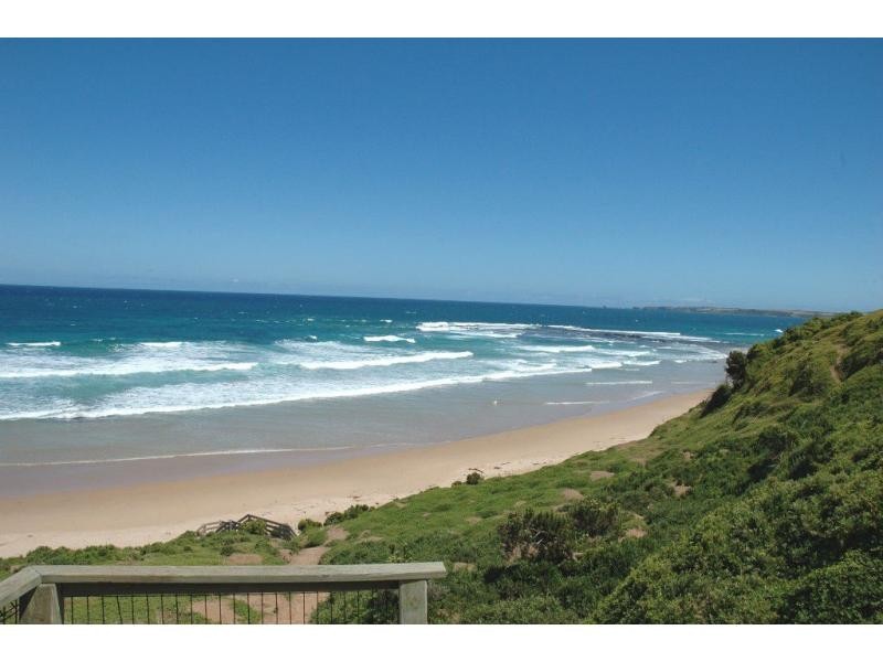19 Bayview Avenue, Surf Beach VIC 3922