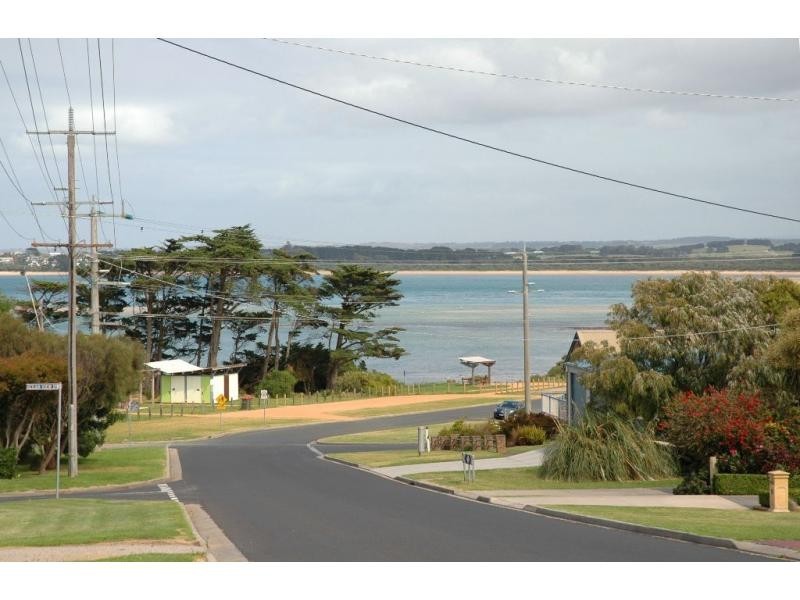 11 Shetland Heights Road, San Remo VIC 3925