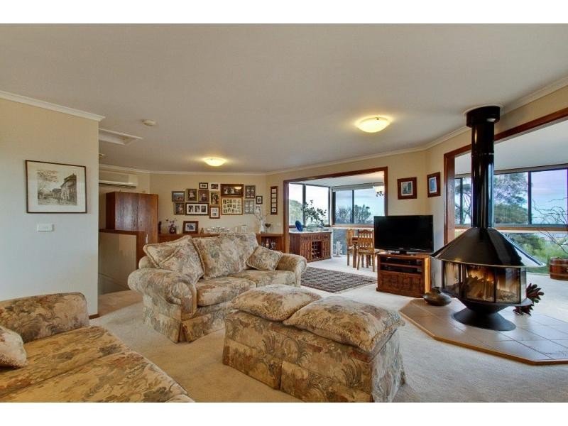 7 Miriam Court, San Remo VIC 3925