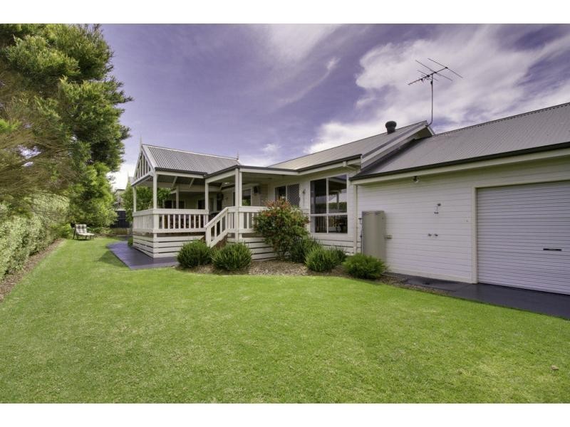 1 Halcyon Avenue, San Remo VIC 3925