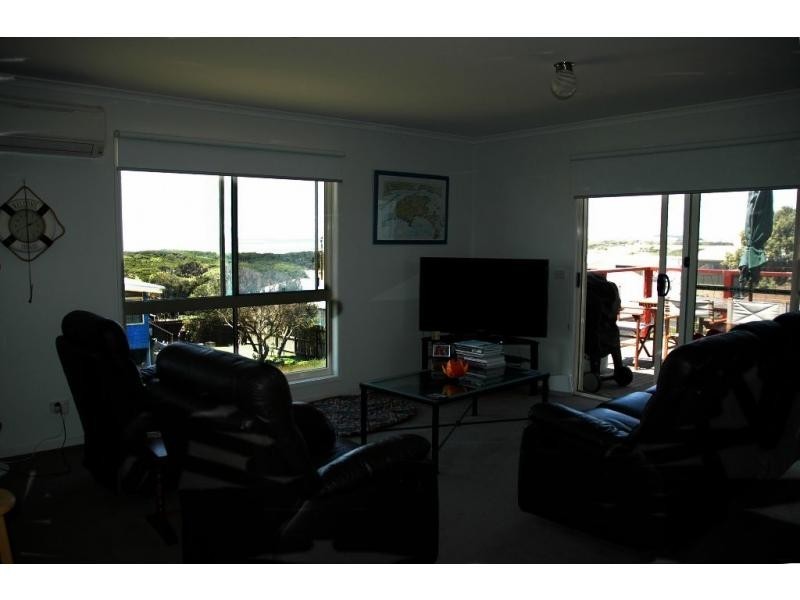 2/2 Stradbroke Crescent, Surf Beach VIC 3922
