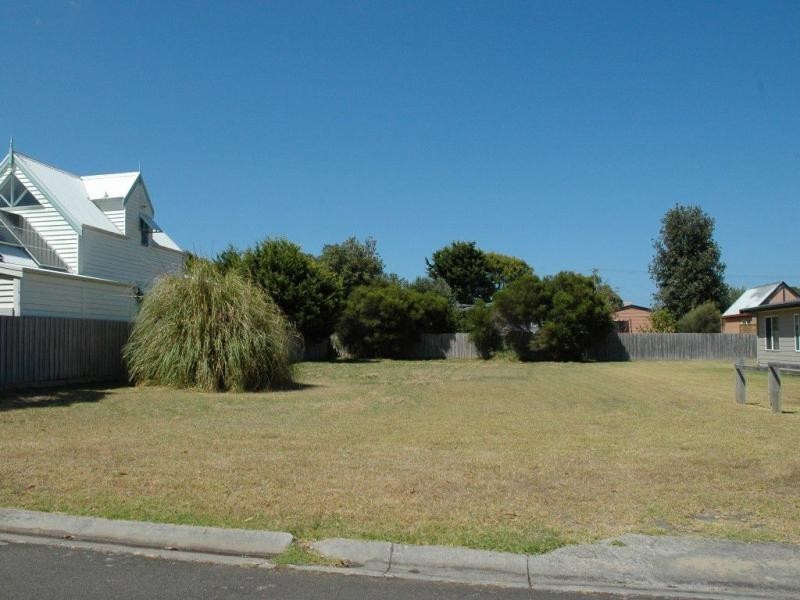 11 Seaspray Avenue, Cape Woolamai VIC 3925