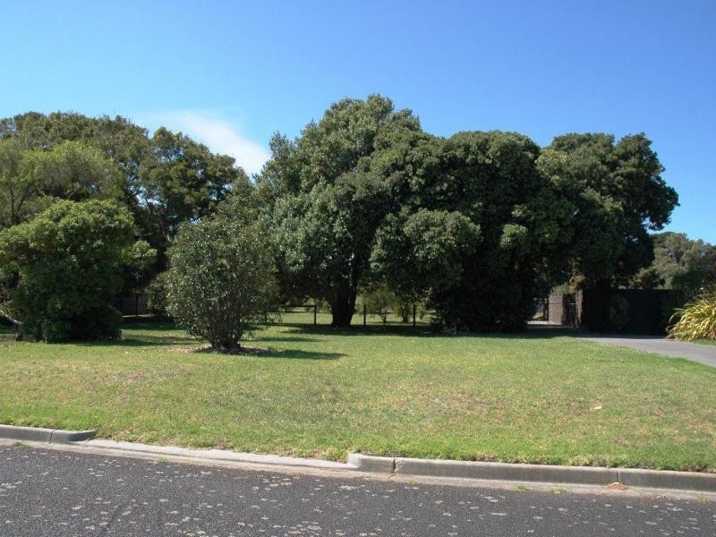 14 Panorama Drive, San Remo VIC 3925