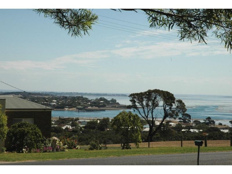 14 Panorama Drive, San Remo VIC 3925