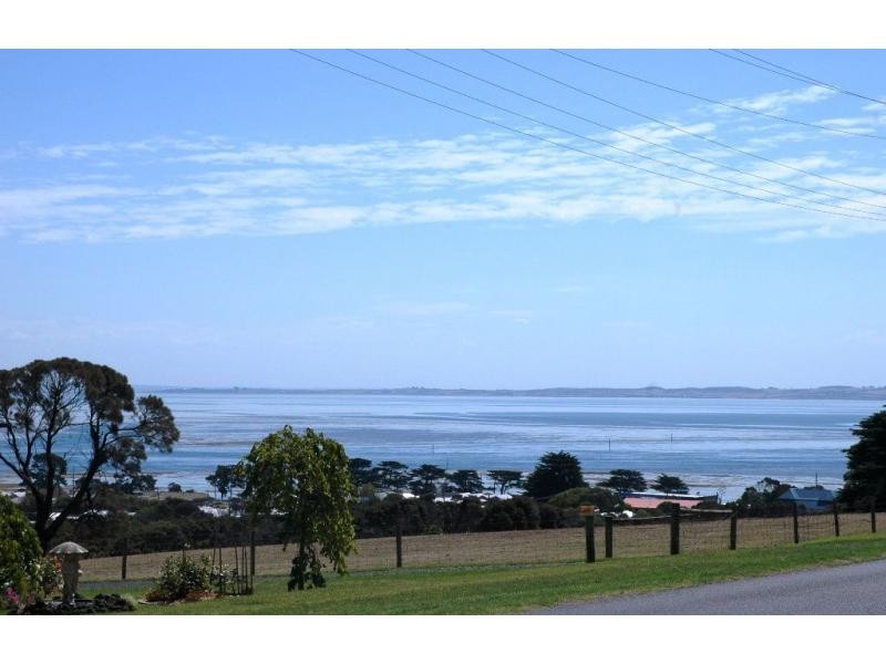 14 Panorama Drive, San Remo VIC 3925